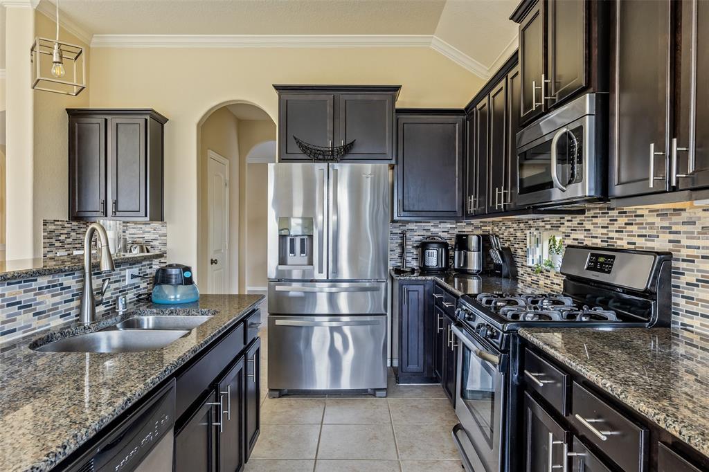 6811 Peach Mill Lane, Dickinson, Texas image 17