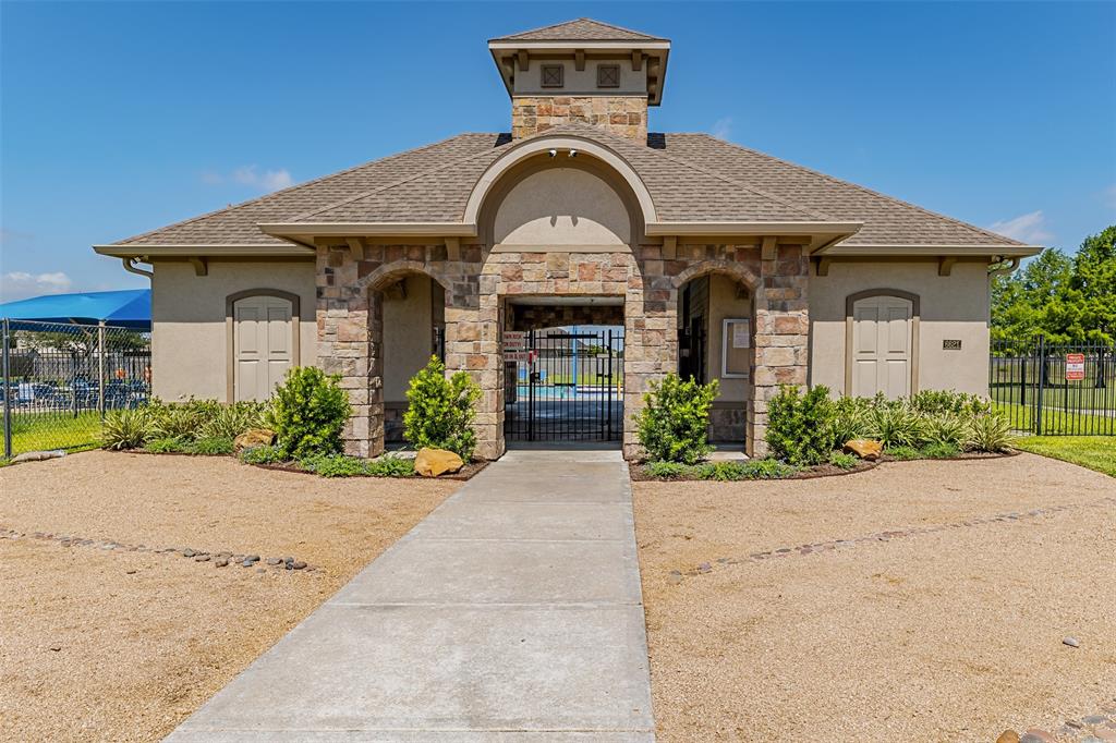 6811 Peach Mill Lane, Dickinson, Texas image 40