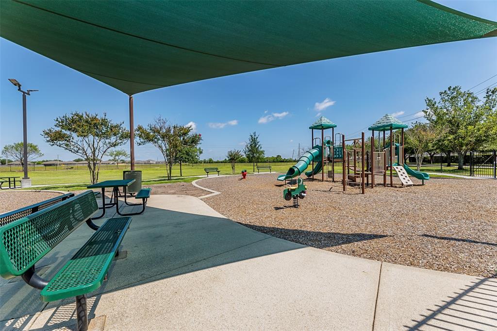 6811 Peach Mill Lane, Dickinson, Texas image 38