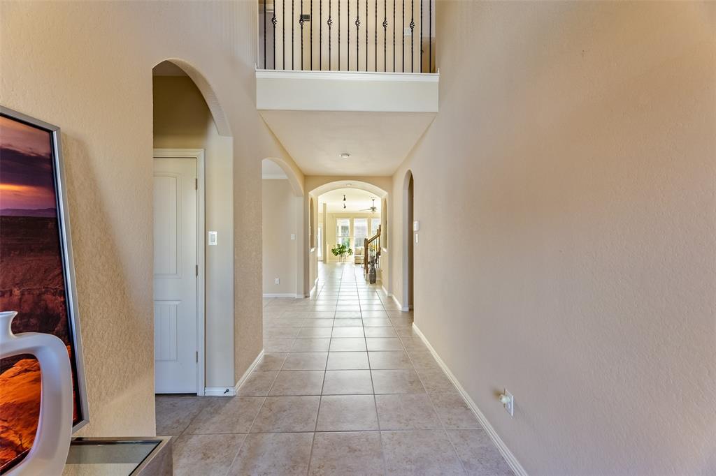 6811 Peach Mill Lane