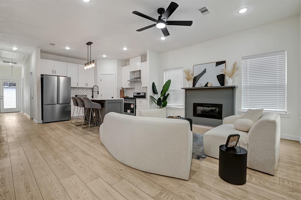 2422 Lidstone Street, Houston, Texas image 2