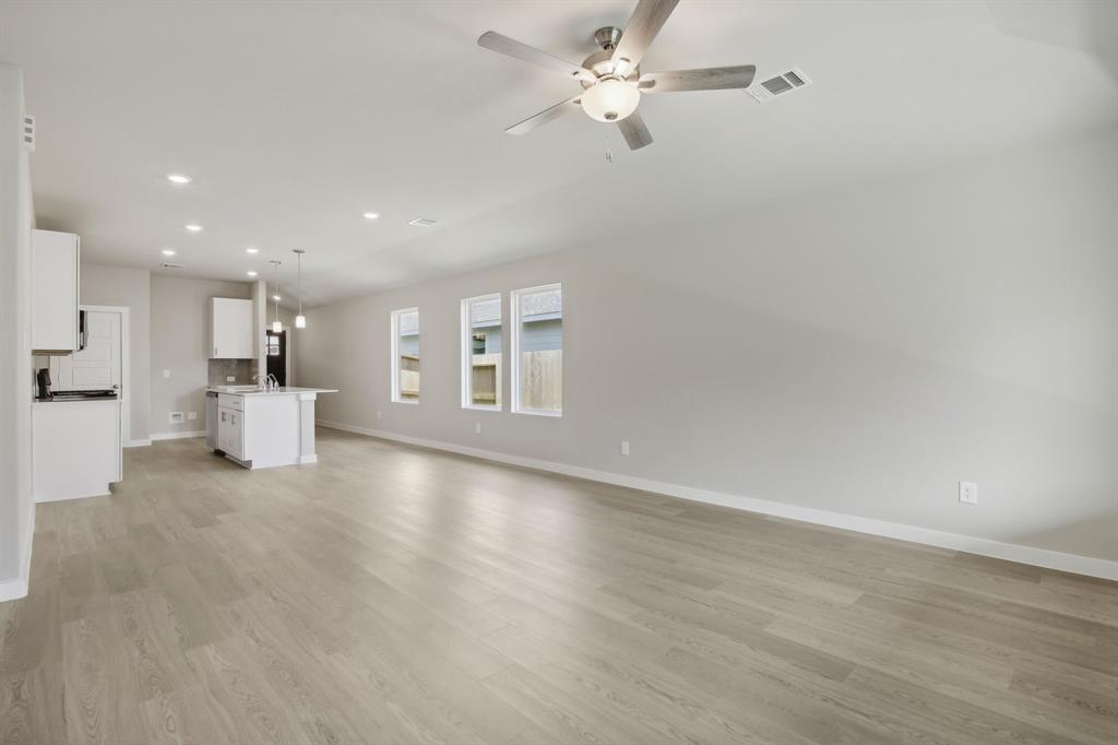 16821 Harvest Grove Lane, Conroe, Texas image 6