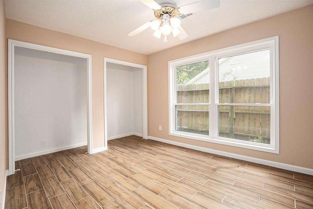 605 Kings Court, Dickinson, Texas image 15