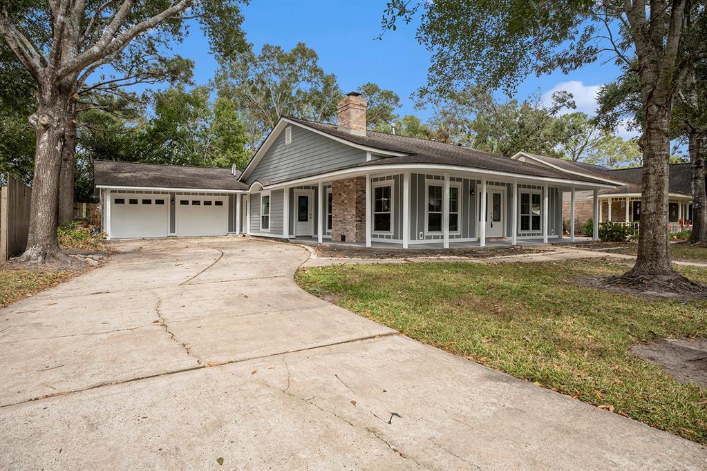 605 Kings Court, Dickinson, Texas image 2
