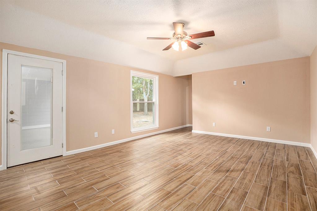 605 Kings Court, Dickinson, Texas image 11