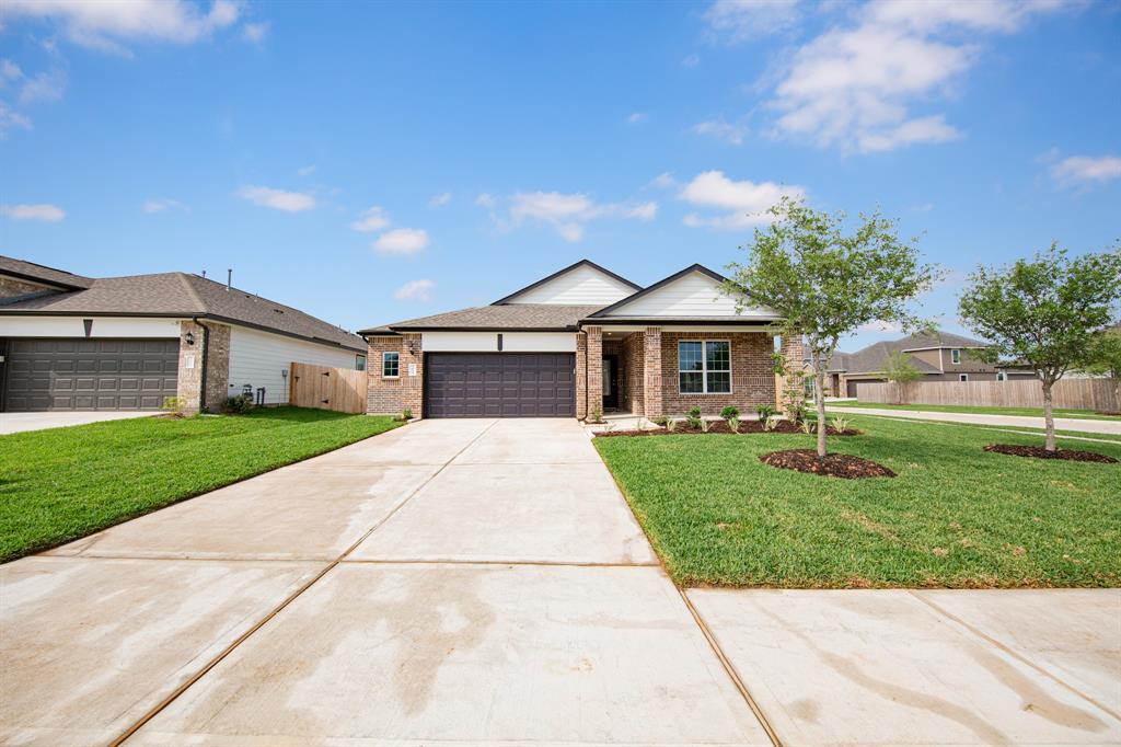 3025 Chestnut Lane, Brookshire, Texas image 1