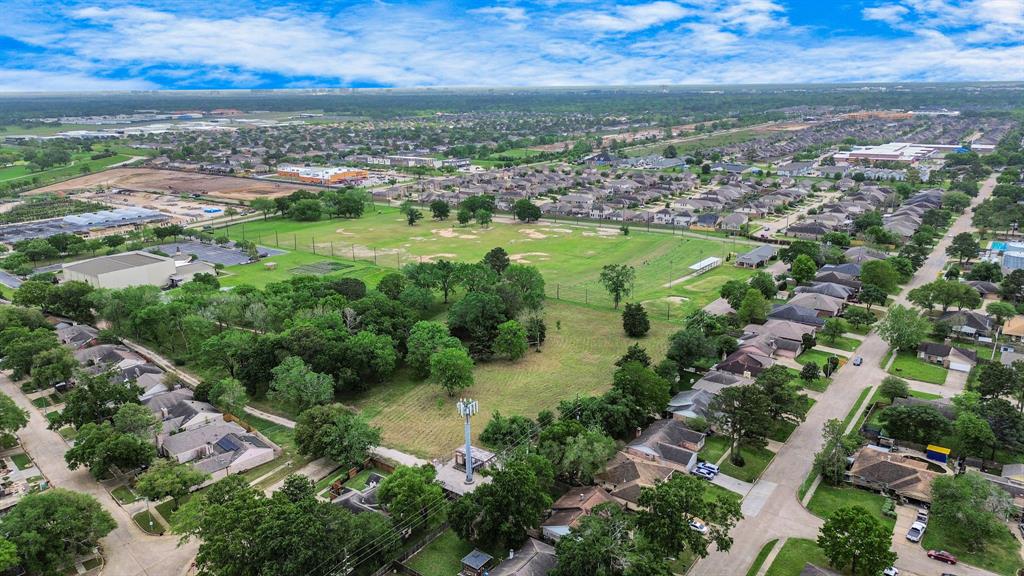 18703 Trail Bend Lane, Houston, Texas image 35