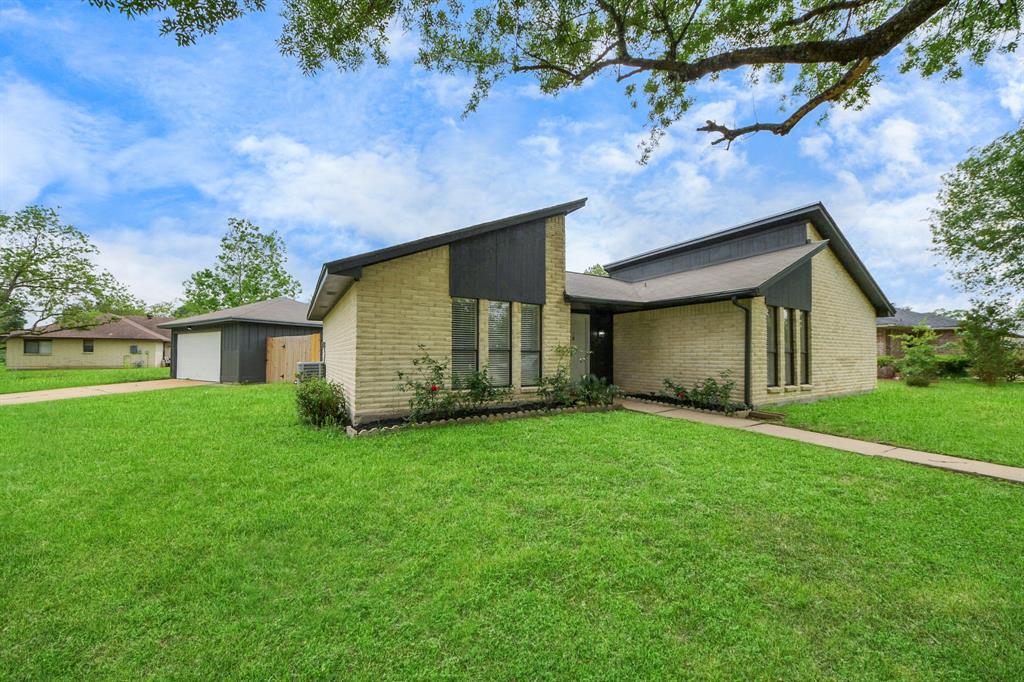 18703 Trail Bend Lane, Houston, Texas image 33