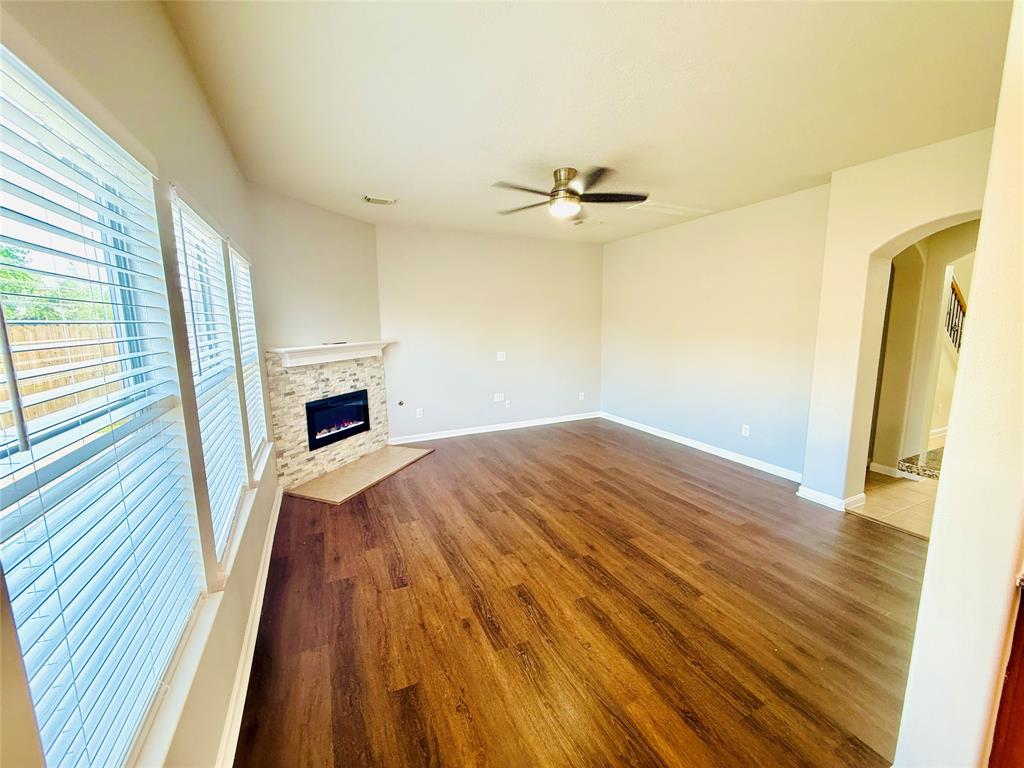18814 Lantern Cove Lane, Tomball, Texas image 8