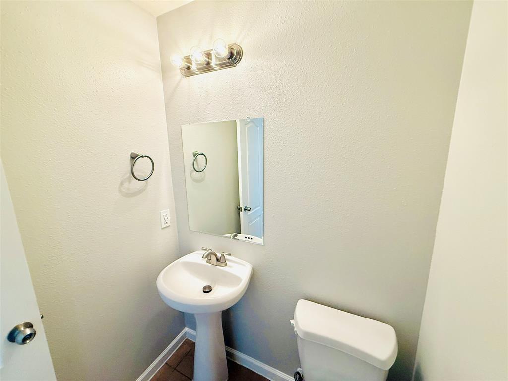 18814 Lantern Cove Lane, Tomball, Texas image 11
