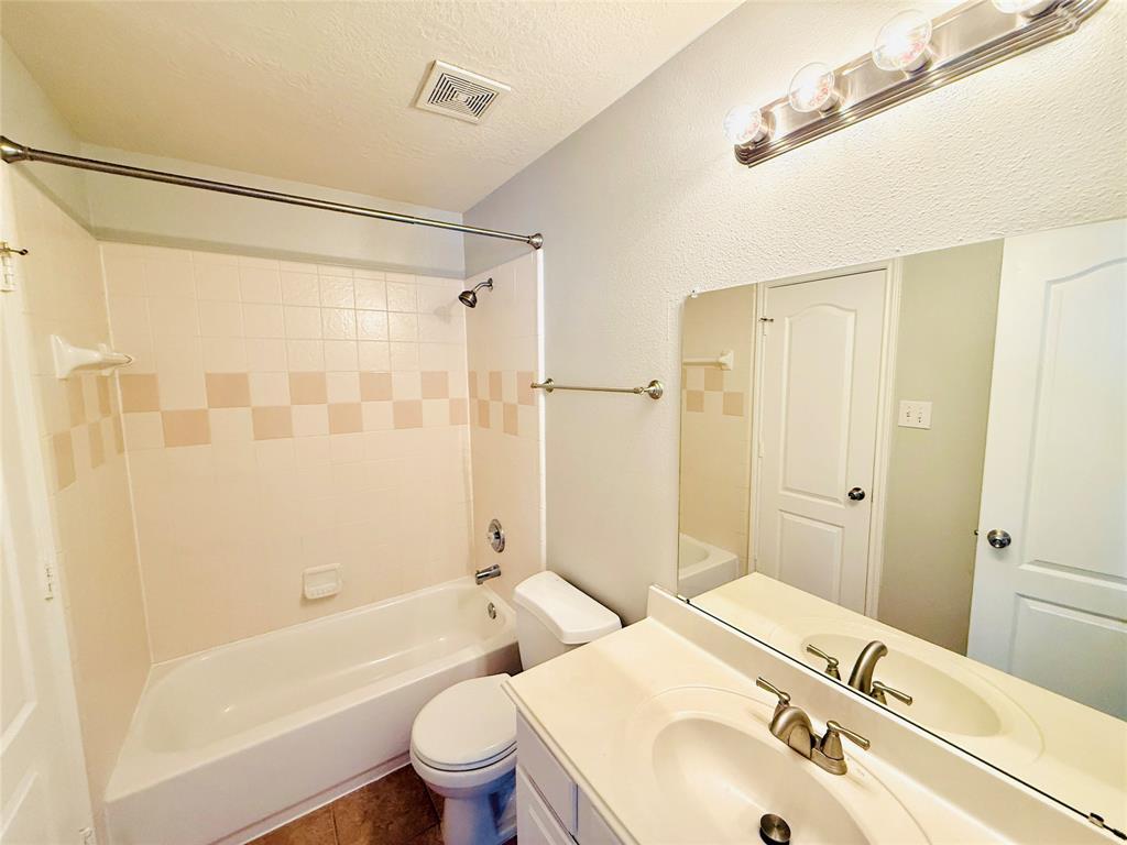 18814 Lantern Cove Lane, Tomball, Texas image 19