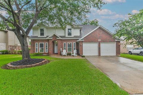 Single Family Residence in Tomball TX 22527 Red Pine Drive.jpg