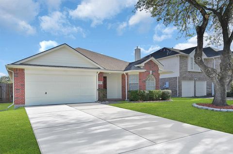 A home in Bacliff