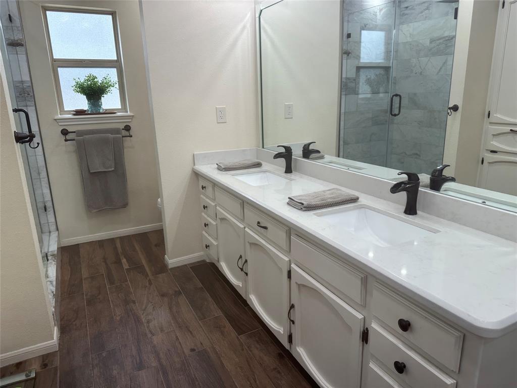 625 County Road 698, Angleton, Texas image 37