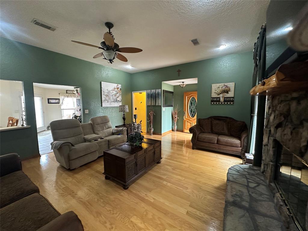 625 County Road 698, Angleton, Texas image 24