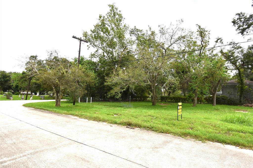 2722 47th Street, Dickinson, Texas image 9