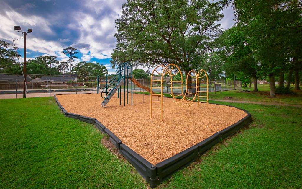 605 N Rivershire Drive, Conroe, Texas image 48