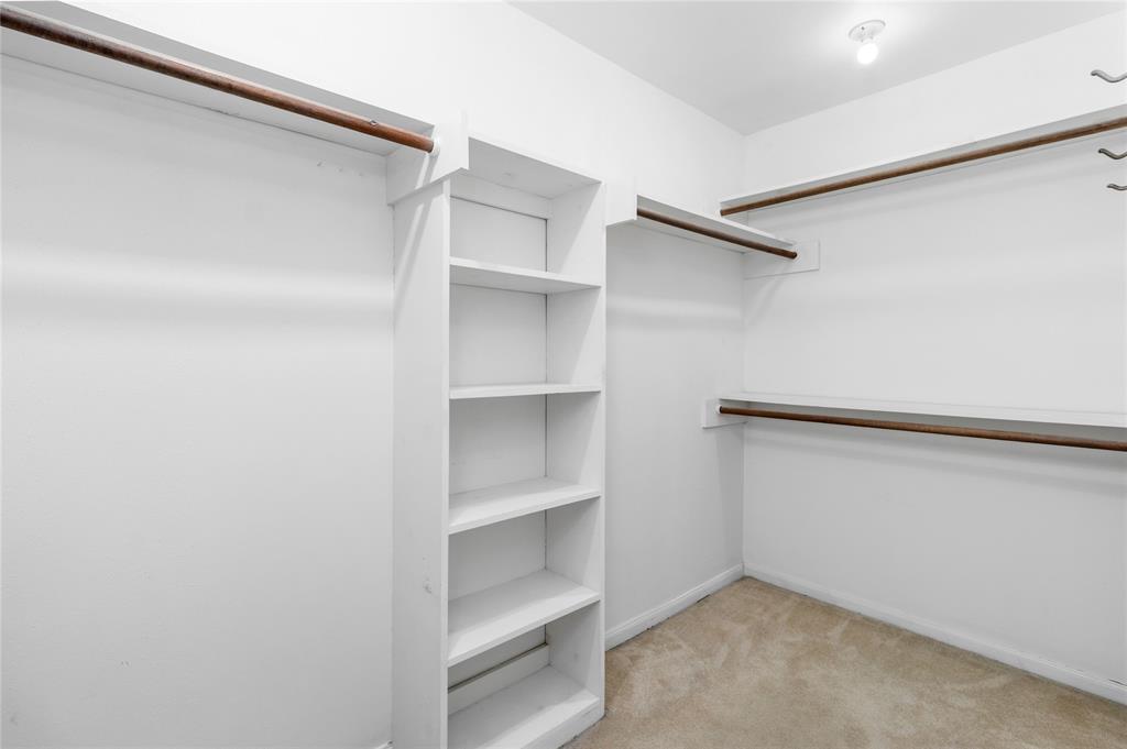 605 N Rivershire Drive, Conroe, Texas image 31