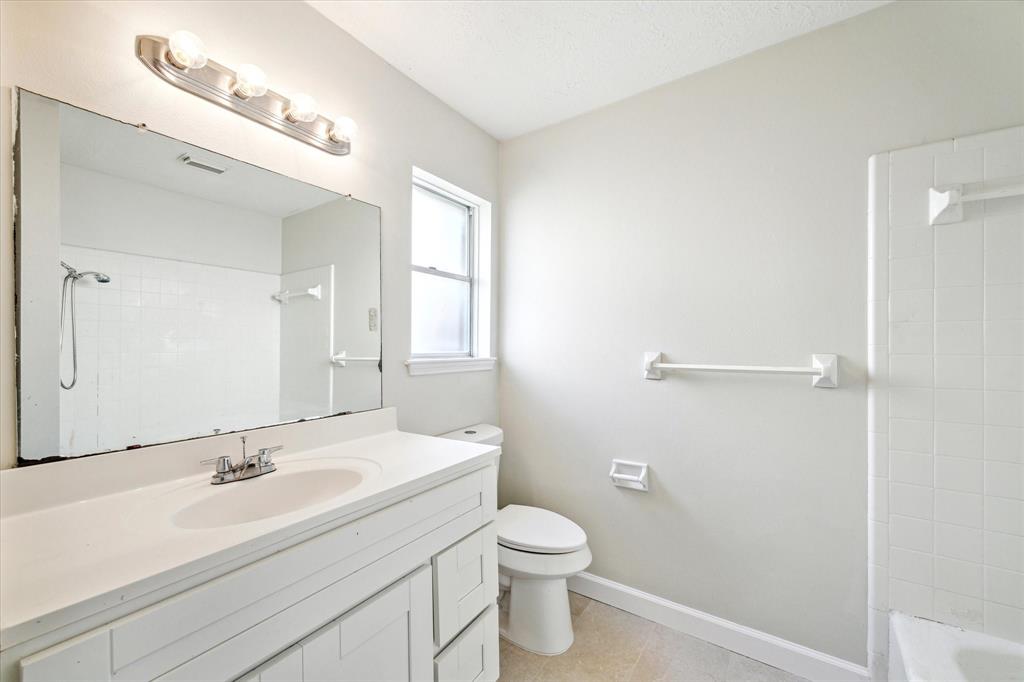 2114 Yorktown Court, League City, Texas image 7
