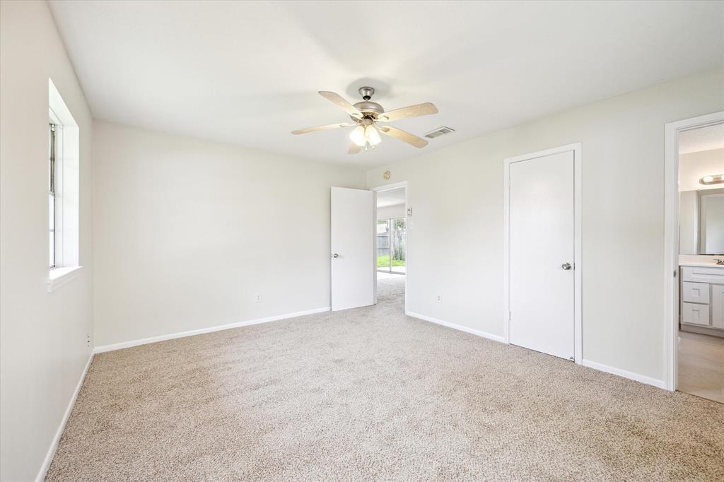 2114 Yorktown Court, League City, Texas image 6