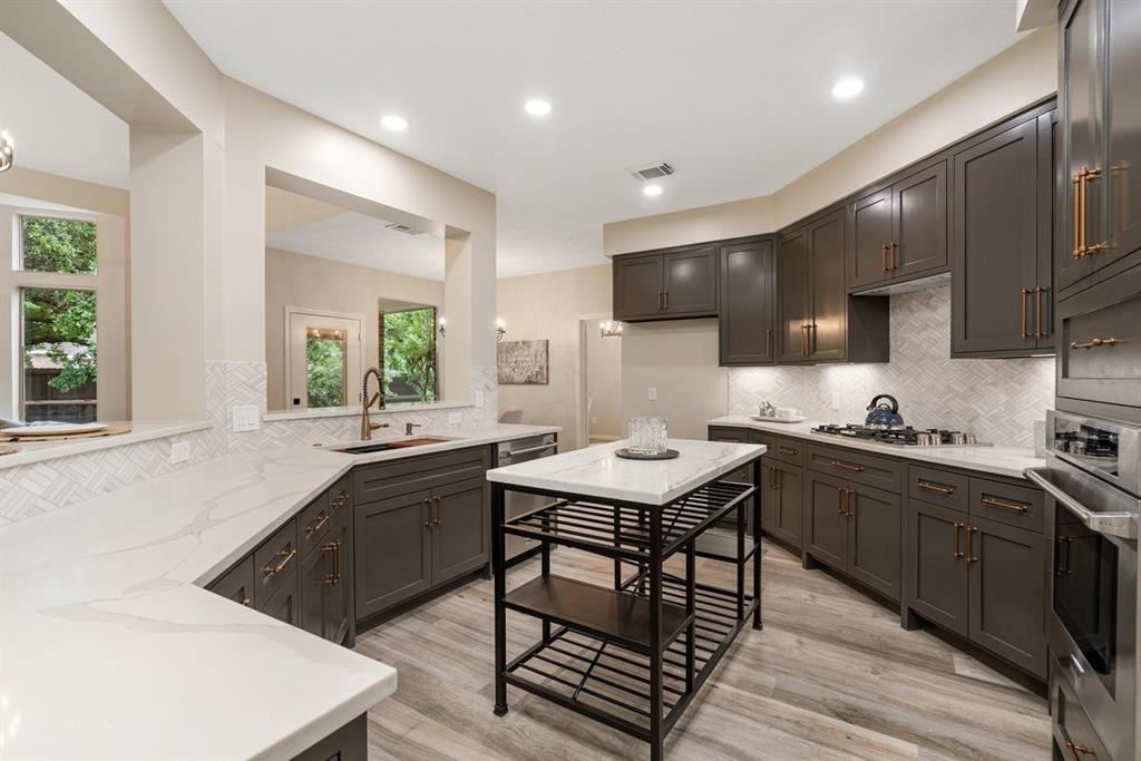 1309 Buttonwood Drive, Friendswood, Texas image 5