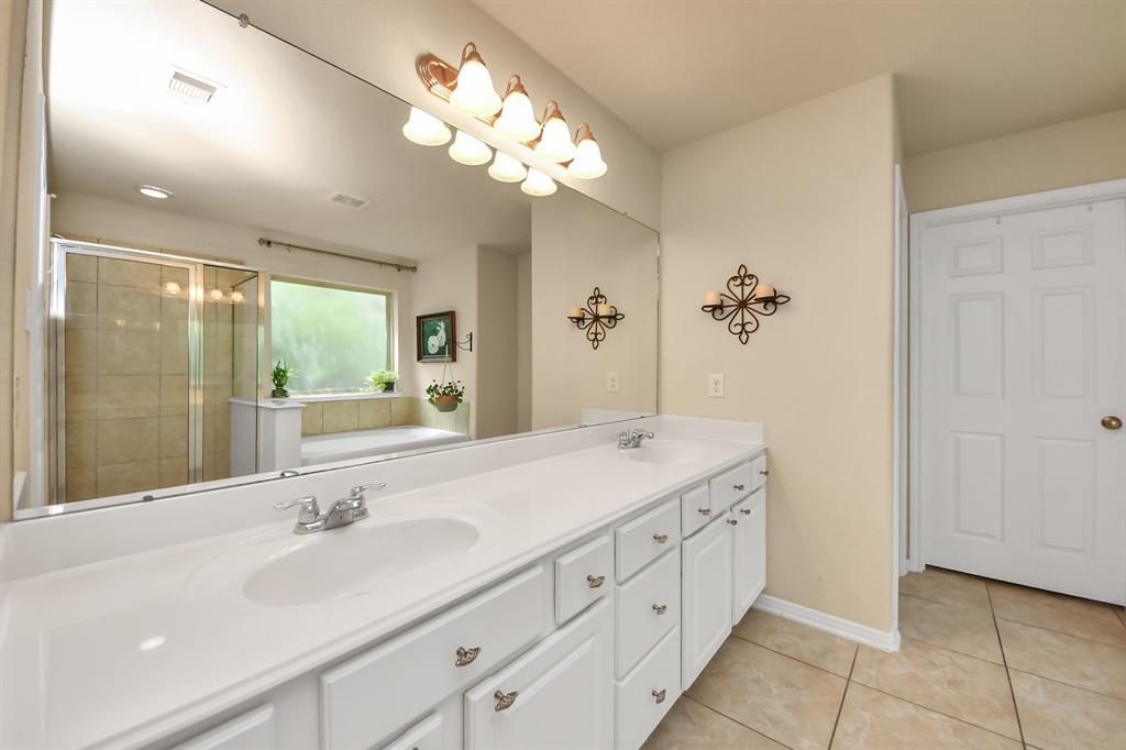 6822 Oaken Gate Way, Humble, Texas image 31