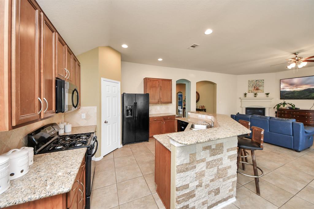 6822 Oaken Gate Way, Humble, Texas image 18