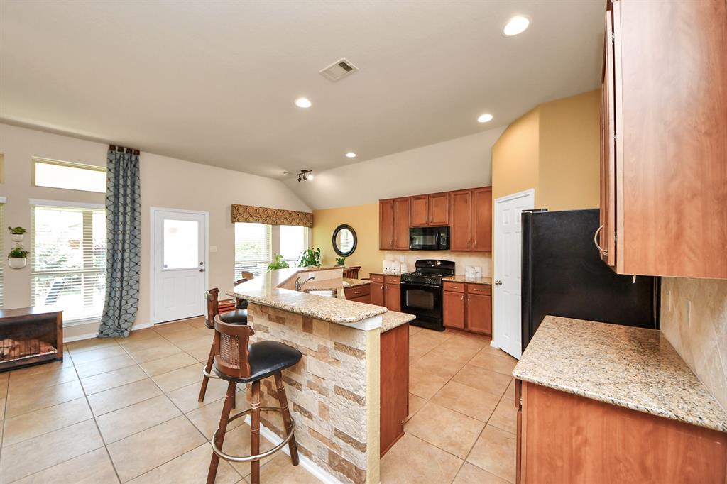 6822 Oaken Gate Way, Humble, Texas image 15
