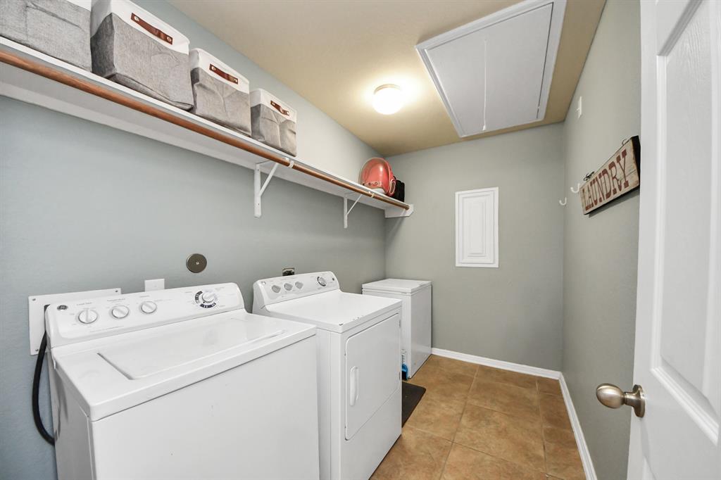 6822 Oaken Gate Way, Humble, Texas image 13