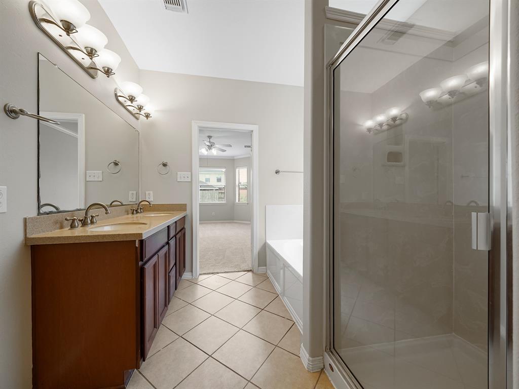 4015 Candle Cove Court, Sugar Land, Texas image 20