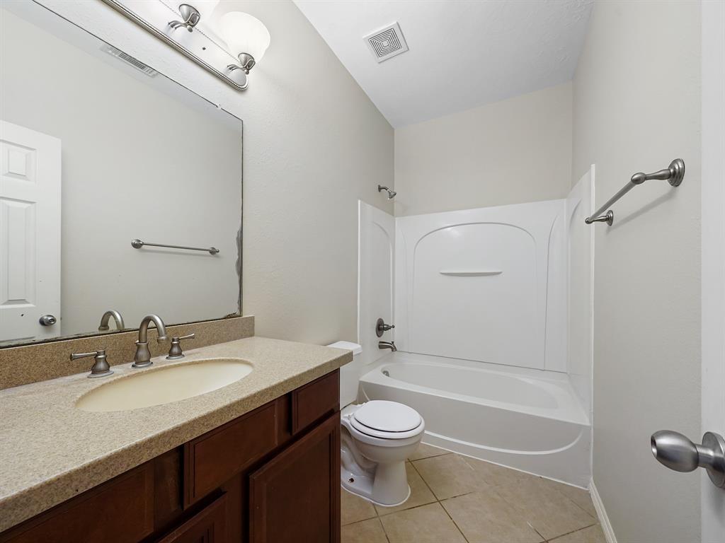 4015 Candle Cove Court, Sugar Land, Texas image 30