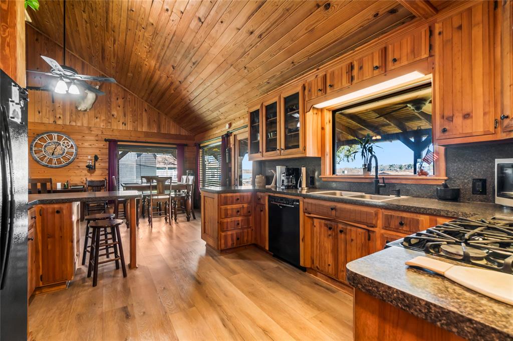 586 Beverly Boulevard, Onalaska, Texas image 8
