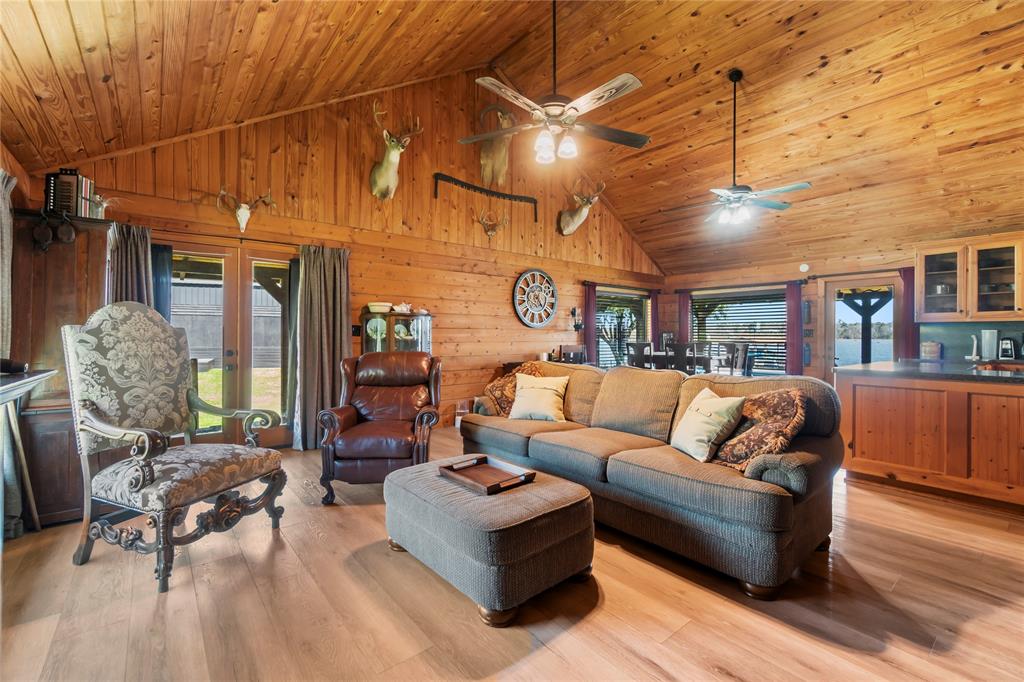 586 Beverly Boulevard, Onalaska, Texas image 13