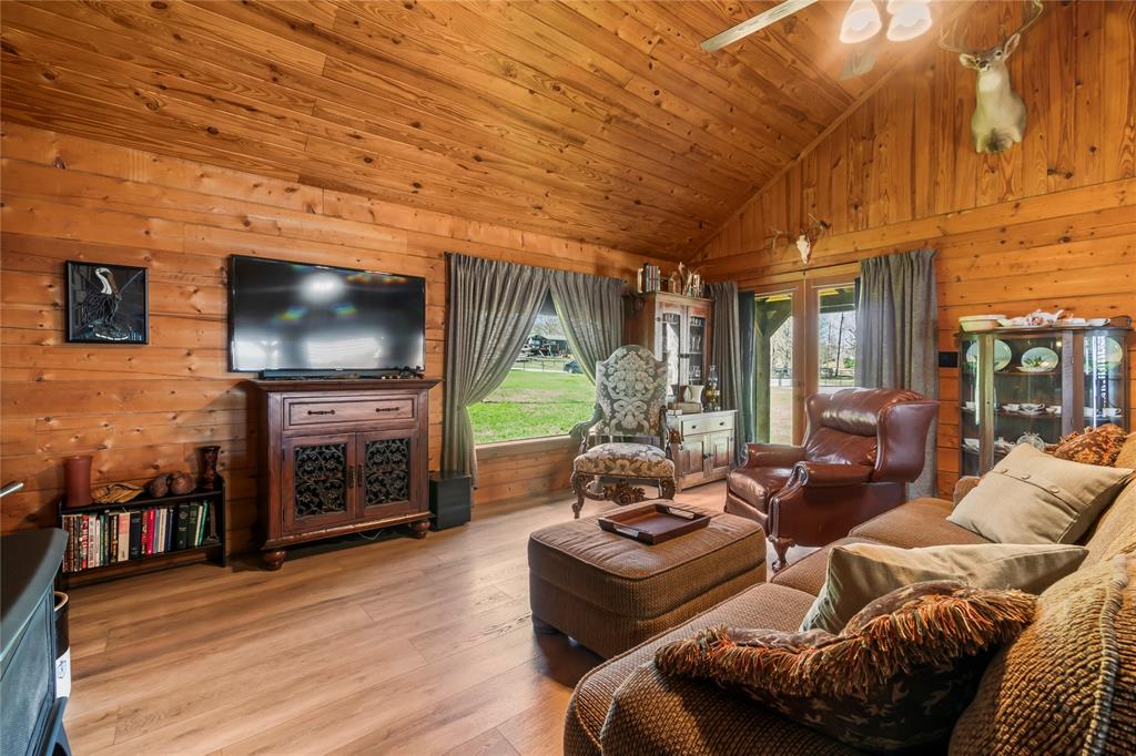 586 Beverly Boulevard, Onalaska, Texas image 9