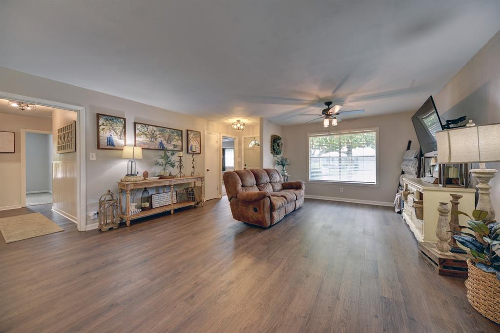 507 Sandra Drive, Brenham, Texas image 8