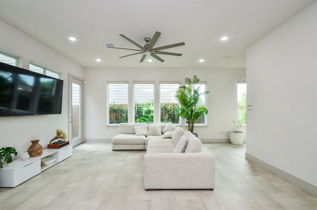 7905 Rock Rose Street, Houston, Texas image 8