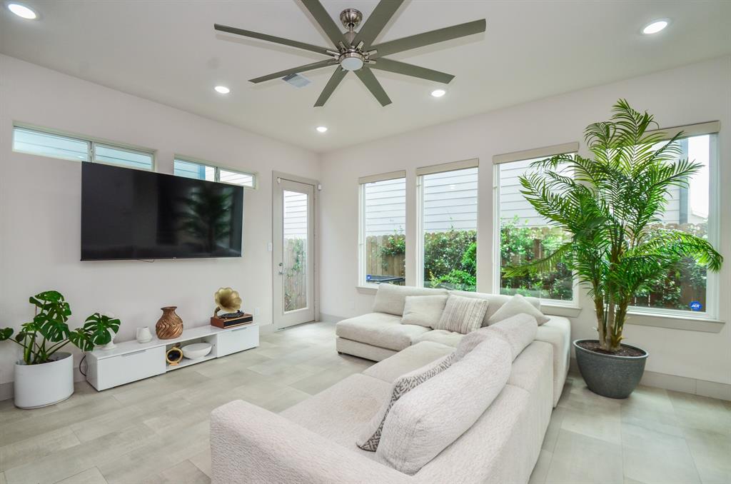 7905 Rock Rose Street, Houston, Texas image 5