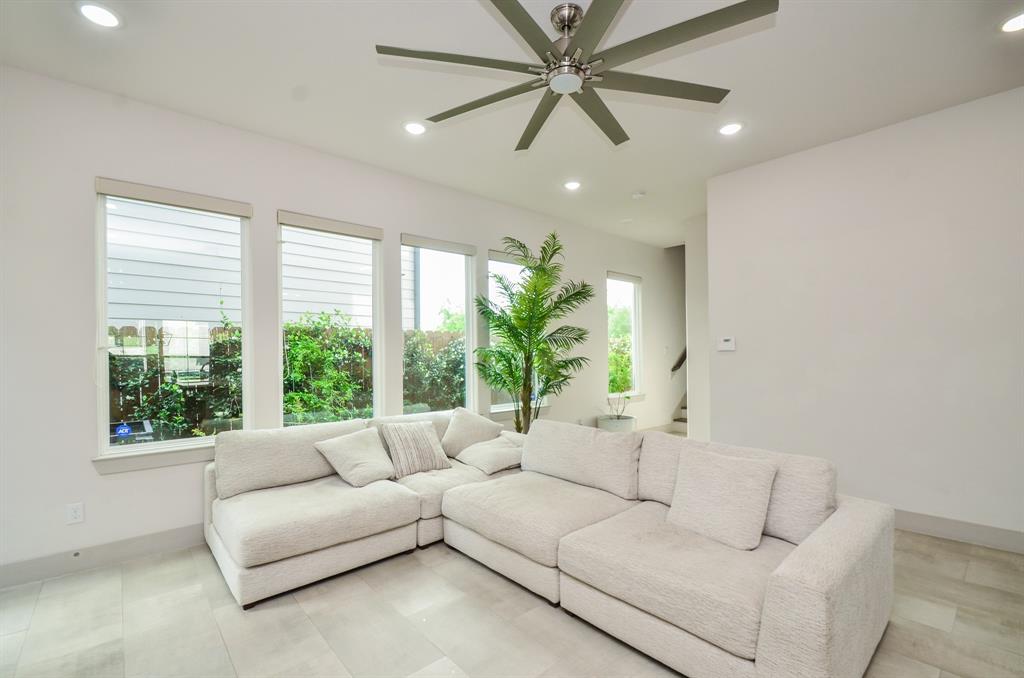 7905 Rock Rose Street, Houston, Texas image 6