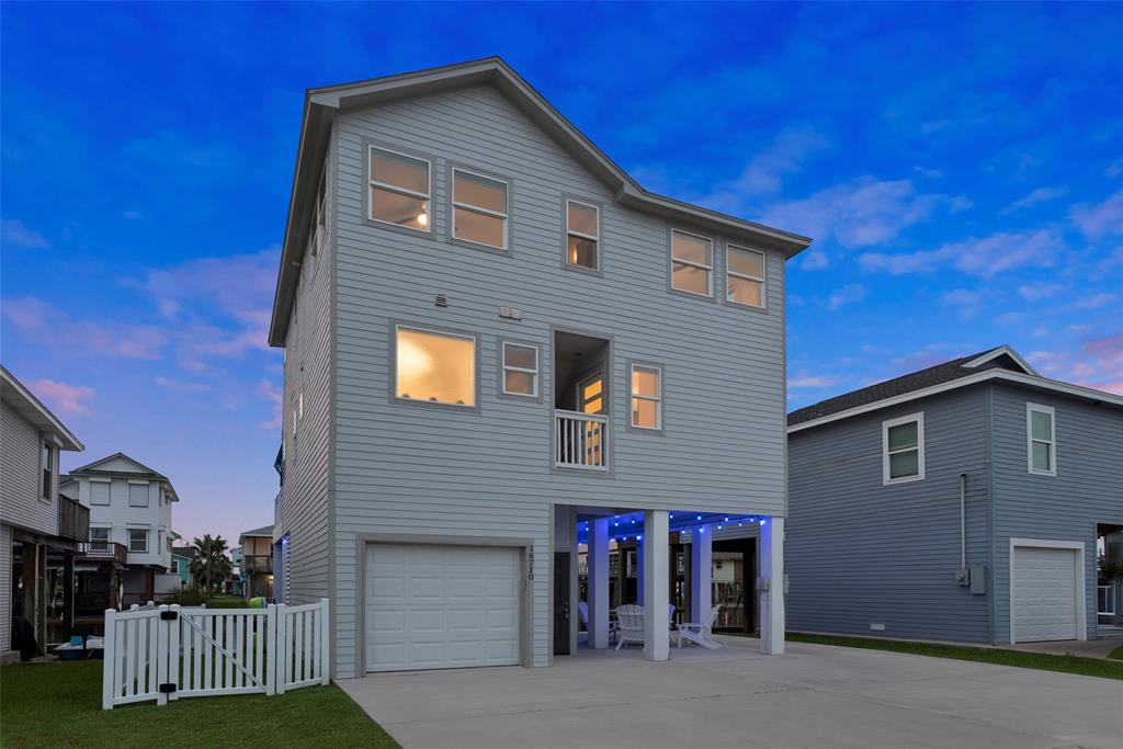16710 Tahiti Way
