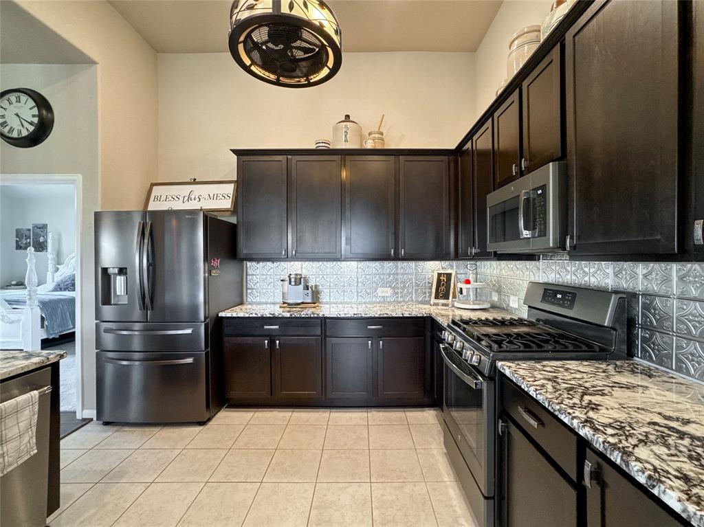 2518 Kelson Cove Drive, Texas City, Texas image 7