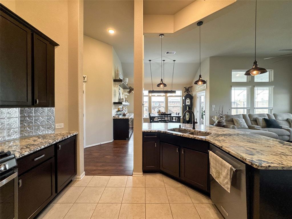 2518 Kelson Cove Drive, Texas City, Texas image 10