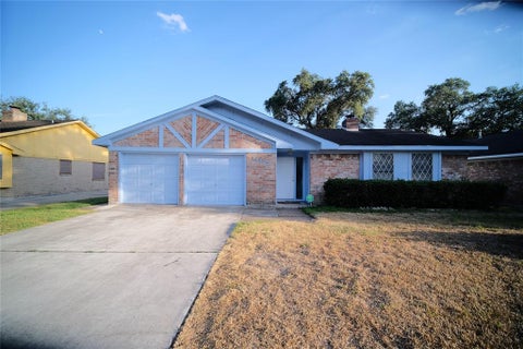 Homes For Rent - 12327 Bexley Drive<br/> Houston, TX 77099