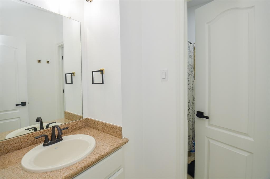 6010 Cross Creek Harbor Lane, Fulshear, Texas image 18