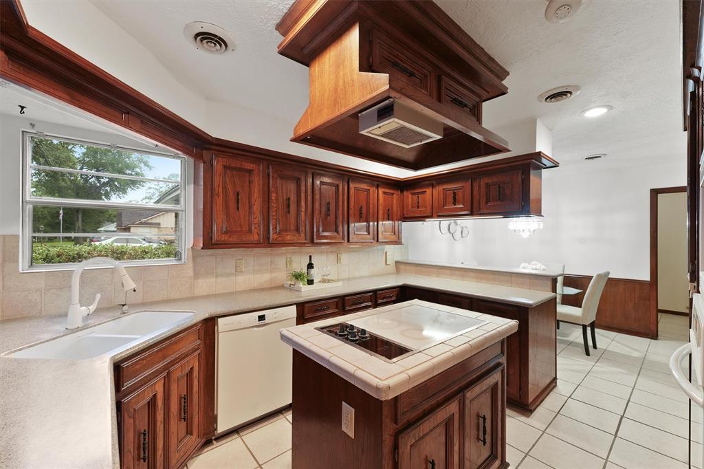 1313 Lynwood Road, Spring, Texas image 10