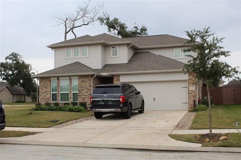 Single Family Residence in Clute TX 207 Canvasback Dr Dr.jpg