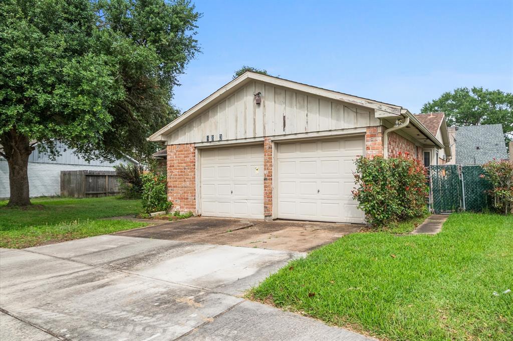 15823 Kueben Lane, Houston, Texas image 2