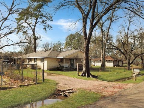 Single Family Residence in Houston TX 9438 Everglade Drive.jpg