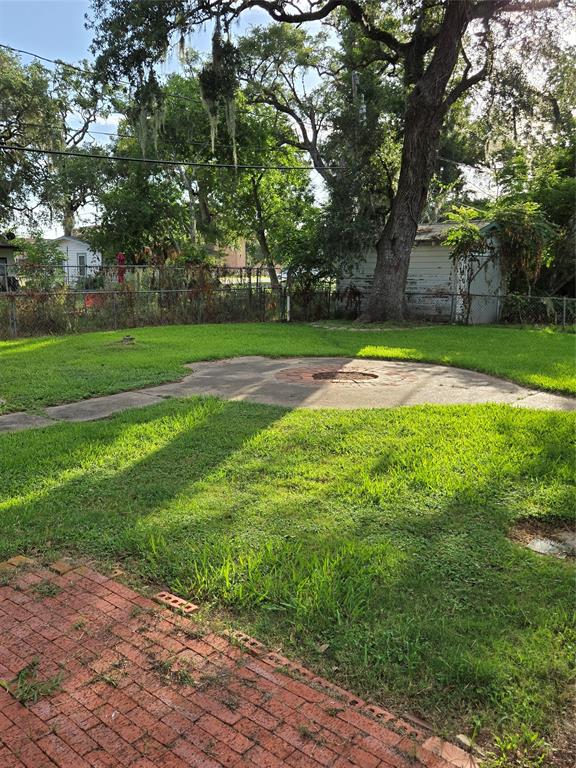 204 Jasmine Street, Lake Jackson, Texas image 10