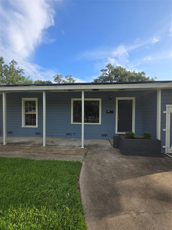 204 Jasmine Street, Lake Jackson, Texas image 3