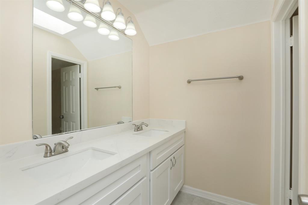 8606 Quail Vista Drive, Missouri City, Texas image 31